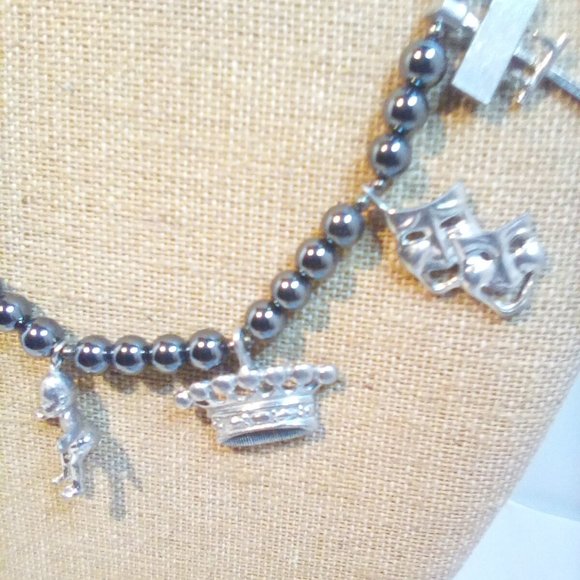 Mardi Gras Necklace Designed and handcrafted by Maurice Milleur - Picture 4 of 6